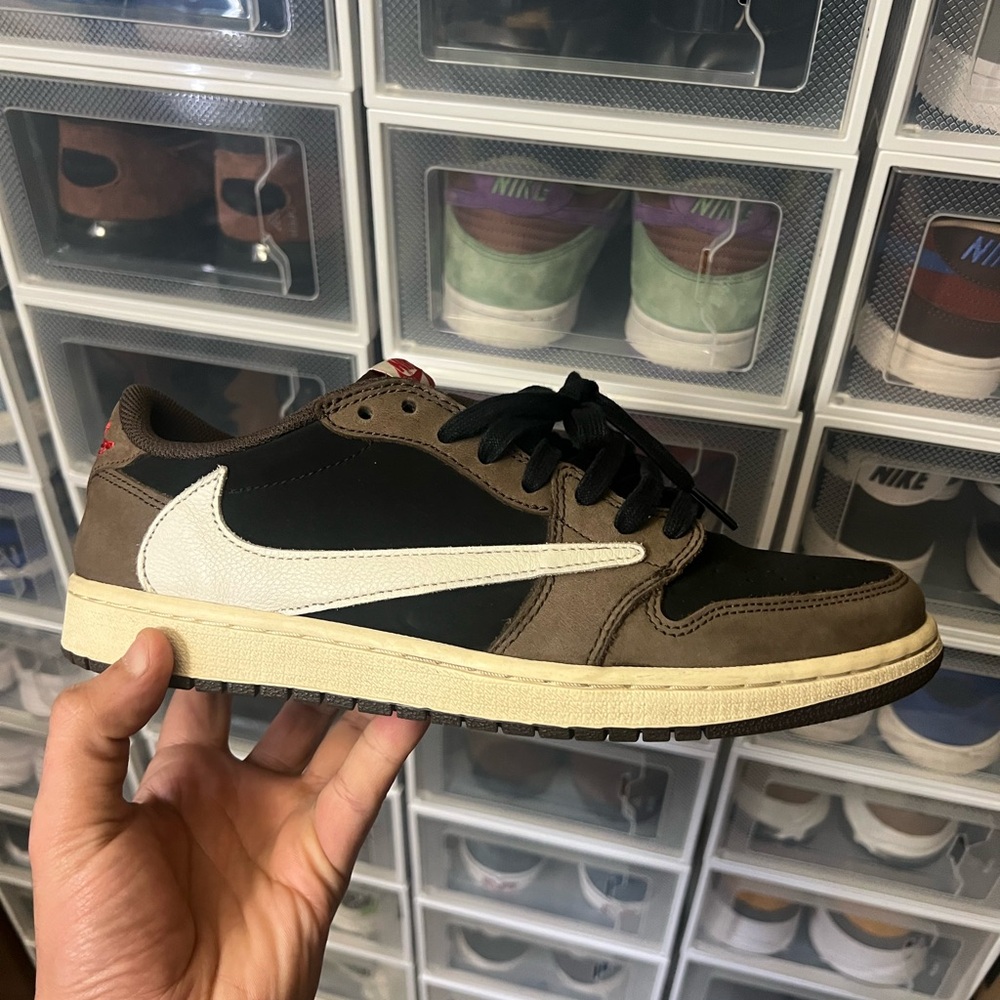 Travis Scott Men's Black and Brown Sneakers